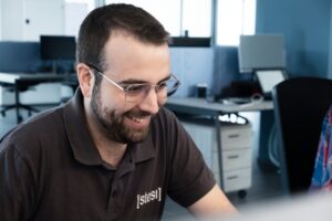 Essere uno sviluppatore Full Stack per la logistica di produzione e magazzino: cosa serve davvero