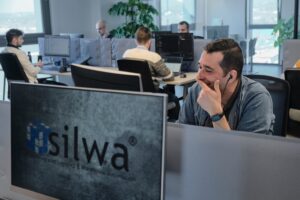 Full Stack Developer per la supply chain e logistica di magazzino: cosa fa e quanto guadagna