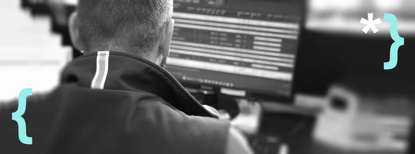 Warehouse Manager visualizza KPI di magazzino con interfaccia software WMS