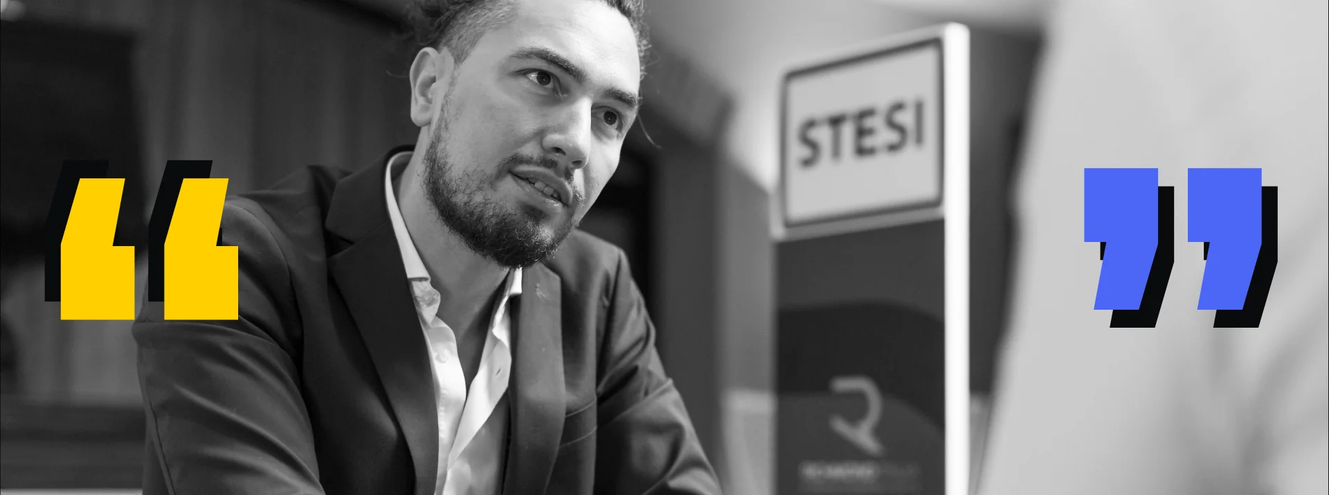 Direttore commerciale di Stesi, Emilio Collot, parla al tavolo durante una consulenza logistica