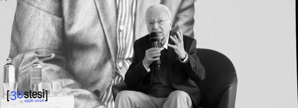 Federico Faggin parla sul palco Stesi