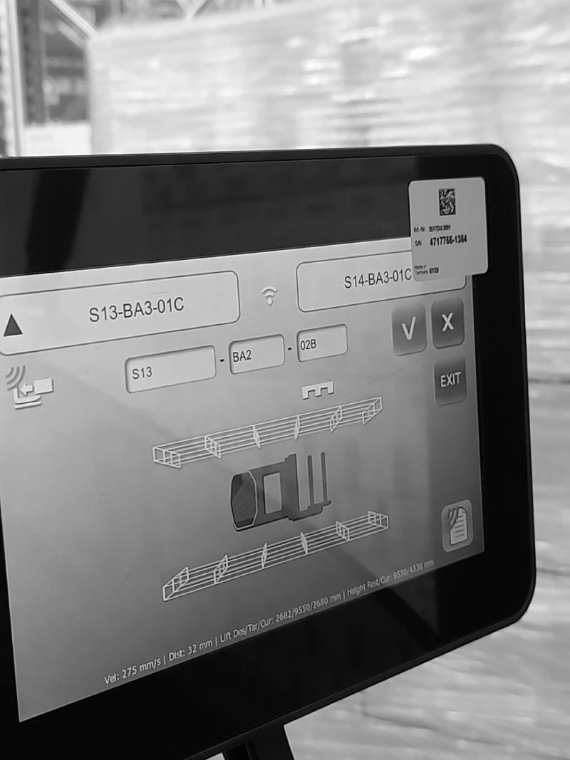 WMS software interface on warehouse tablets with guided picking functionality for VNA trucks/forklifts