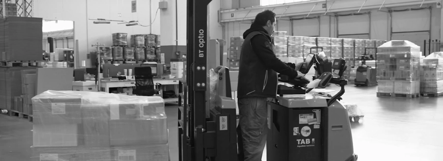 The operator handles goods held in a separate consignment account, which is ‘logically’ separated from Stesi's WMS software