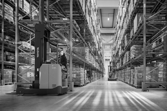 Goods storage systems: pallet racking